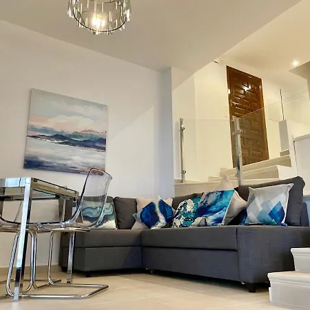 Capistrano Playa, Modern Within Walking Distance To Burriana